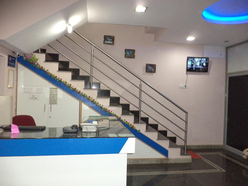 Hotel Blue Moon Residency Mysore Exterior foto